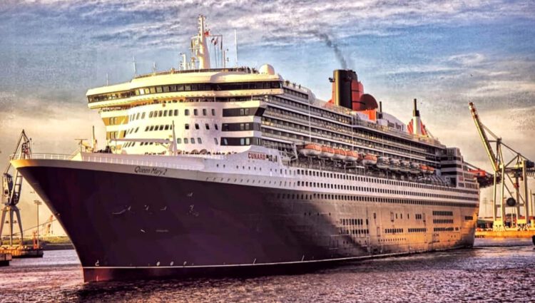 Queen Mary 2 - Die Königin der Meere in Hamburg