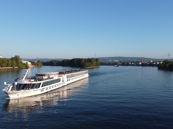 MS ReiseRiese Prestige cruising River Rhine