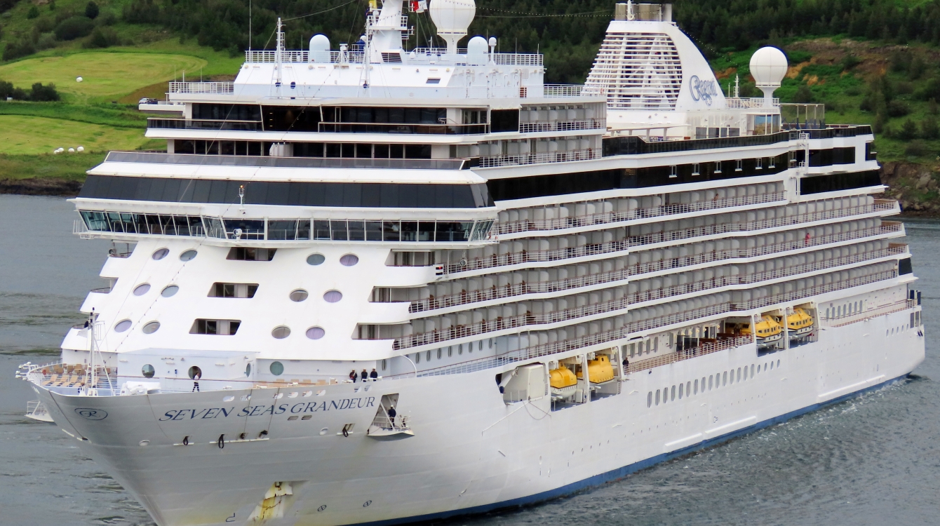 MS Seven Seas Grandeur of Regent Cruises