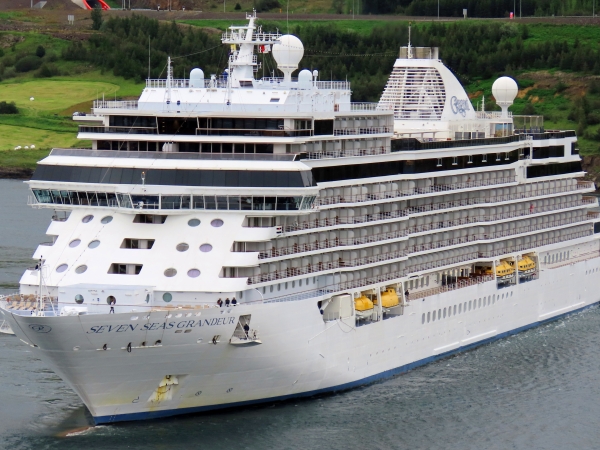 MS Seven Seas Grandeur of Regent Cruises