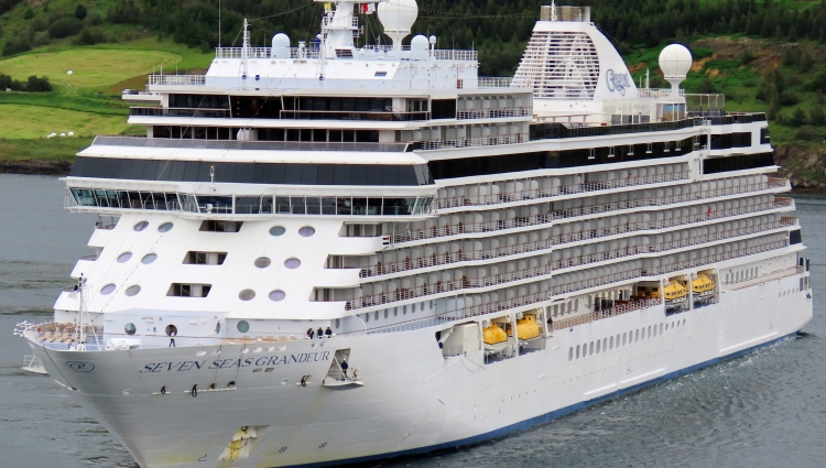 MS Seven Seas Grandeur of Regent Cruises