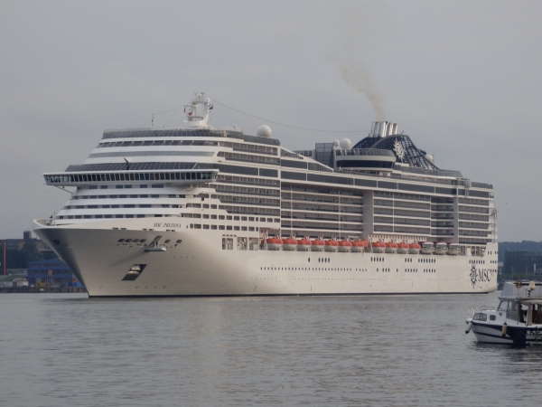 MSC Preziosa is entering the port of Kiel