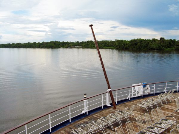 MS Astor auf dem Amazonas