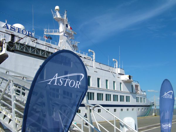 MS Astor-Boarding
