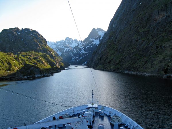 MS ASTOR Trollfjord Einfahrt