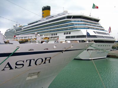 Treffen zweier Ocean-Liner: MS ASTOR und Costa Pacifica