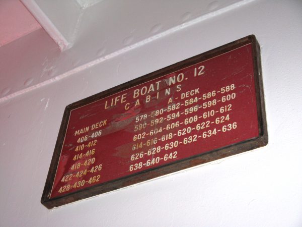 Rettungsboot-Hinweis MS Rotterdam IV
