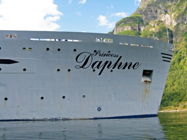 Eine Pinzessin im Fjord: MS Princess Daphne