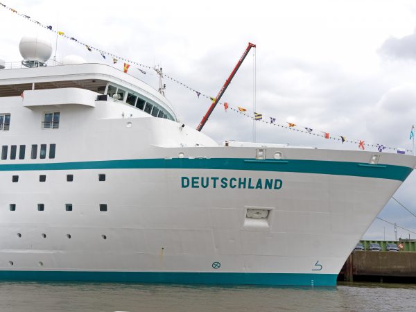 MS Deutschland Vorschiff