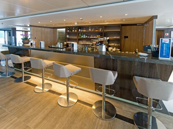 Bar, Main-Lounge MS World Explorer