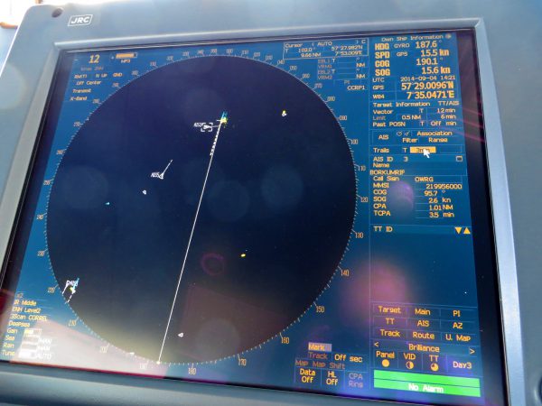 Brücke MS Azores Radarschirm