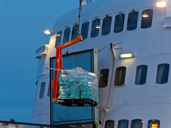MS Lofoten Cargo-Loading