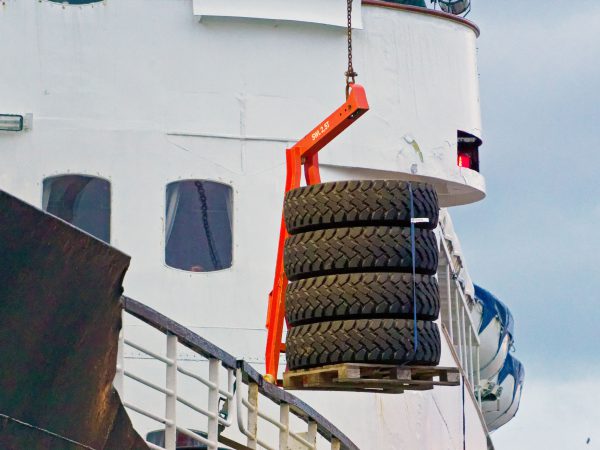MS Lofoten Cargo-Loading
