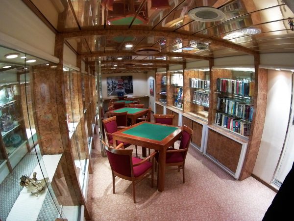 MS Ocean Majesty Bibliothek