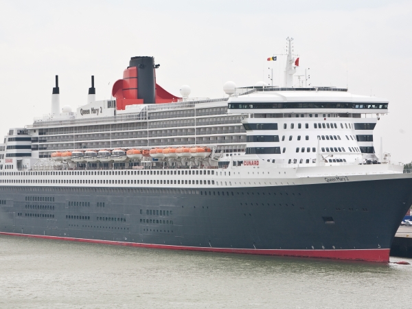 An impressive sight: MS Queen Mary 2 of Cunard