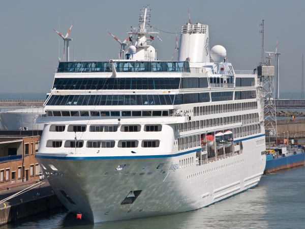 MS Insignia of Oceania Cruises docked