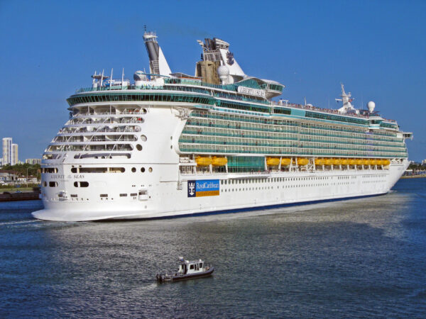 MS Liberty of the Seas verlässt Miami