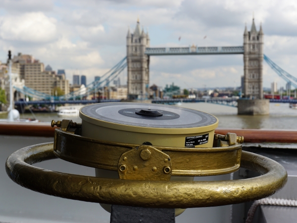 MS Ocean Majesty Compass @ Tower-Bridge