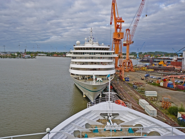 MS Amadea opposite view to MS Amera