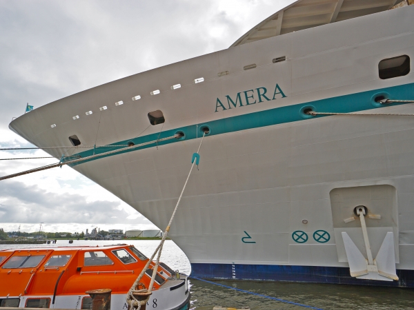 MS Amera bow @ Emden Dockyard