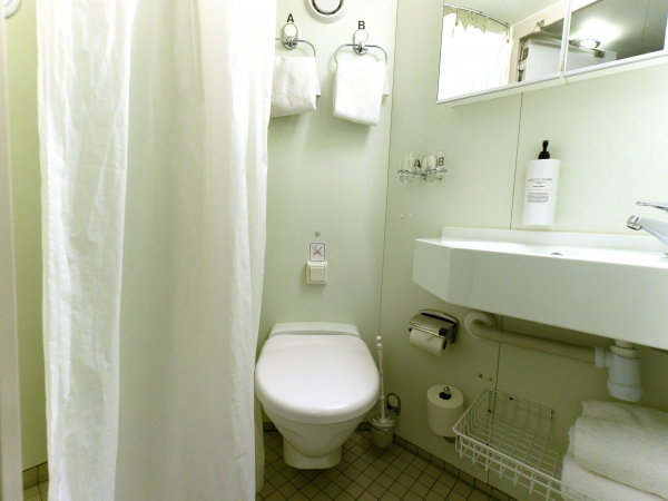 MS Nordkapp Bathroom Cabin 372