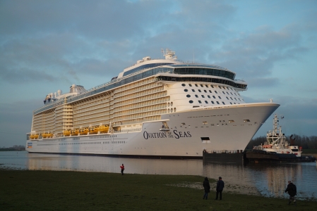 MS Ovation of the Seas starts its journey for the open water
