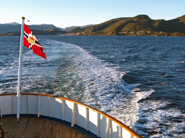 MS Nordstjernen sailing the norwegian coast