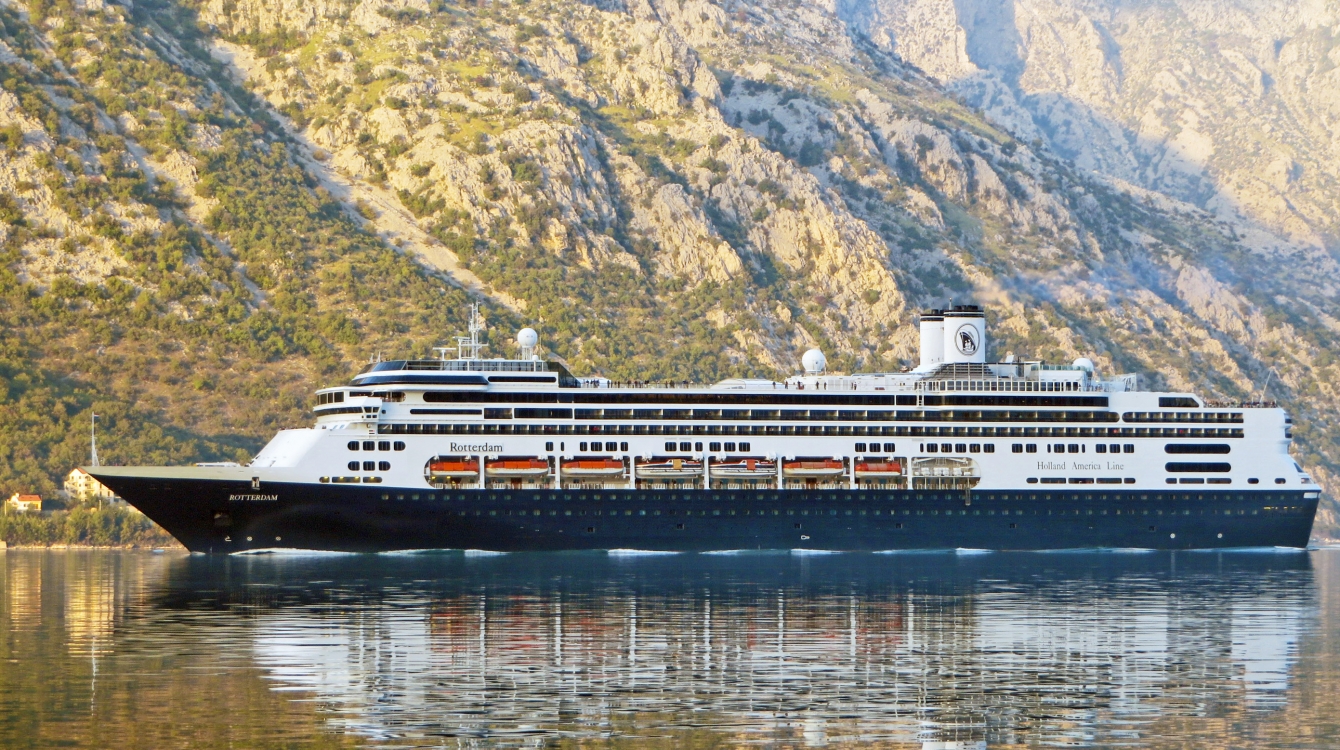 Borealis Ships At Sea