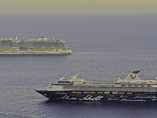 MS Mein Schiff Herz joined waiting with MS AIDAnova