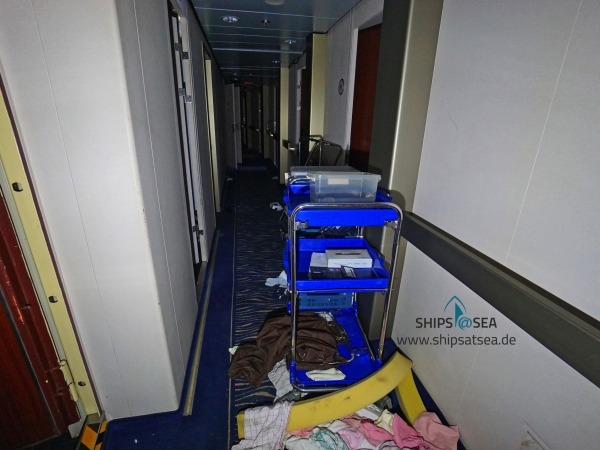 MS ASTOR Baltic Deck Cabin Corridor next to cabin 495: cabinservice is ready!