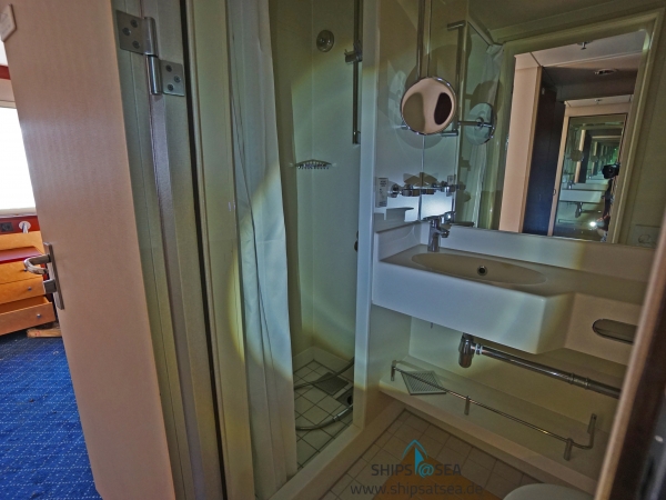 MS ASTOR Atlantic Deck Cabin 253 bathroom