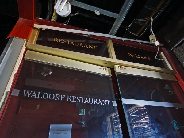 MS ASTOR Promenaden-Deck Waldorf-Restaurant Entry