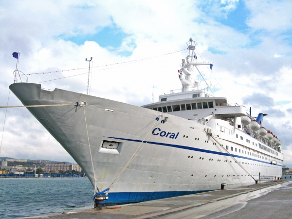 ms coral louis cruise lines