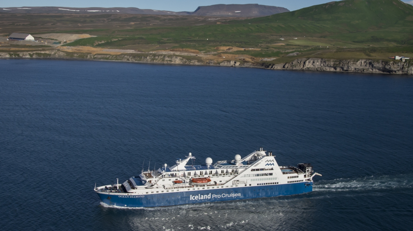 Deutschsprachige Islandreisen 2022 an Bord von MS Ocean Diamond