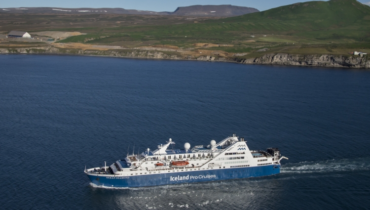 Deutschsprachige Islandreisen 2022 an Bord von MS Ocean Diamond