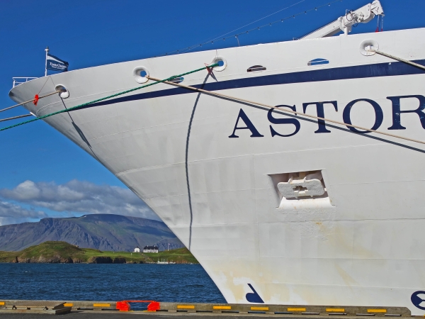 MS Astor bow