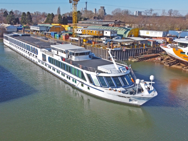 MS ReiseRiese Prestige under reconstruction with its former name River Navigator
