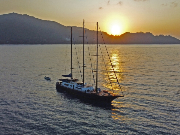 SY Sea Star at anchor for sunset
