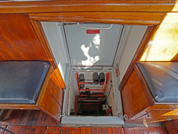 Engine room access from the wheelhouse