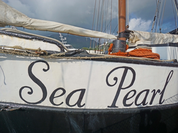 SV Sea Pearl bow