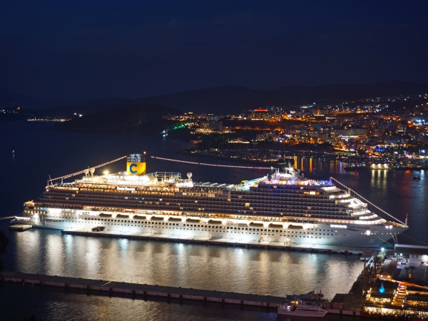 Exciting cruises in the aegean sea with MS Costa Venezia