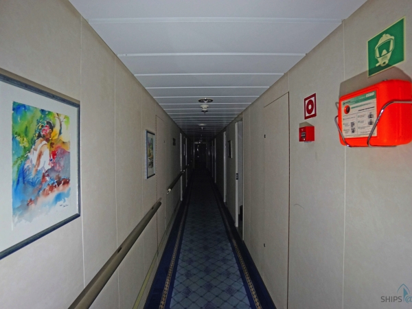 MS Delphin Cabin corridor