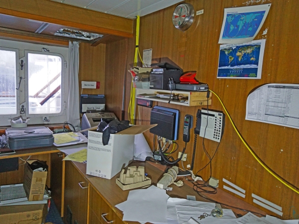 MS Delphin Bridge Radioroom