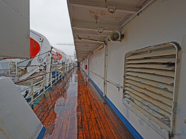 MS Delphin open deck