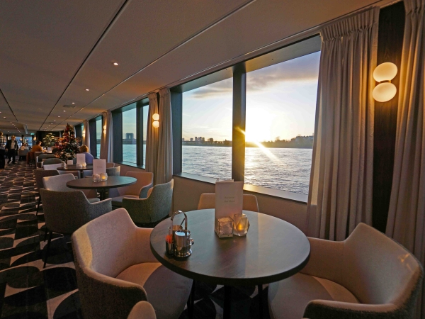 MS VIVA ONE Panorama Lounge