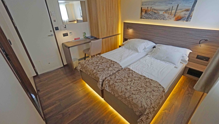 MS Princess of nicko cruises Cabin 16