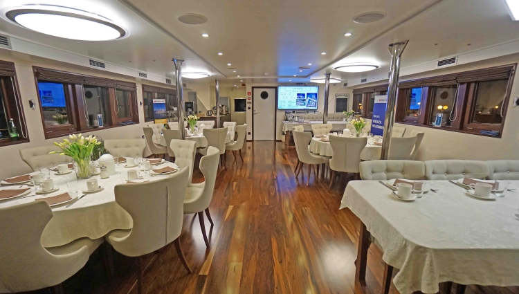 MS Princess of nicko cruises Restaurant
