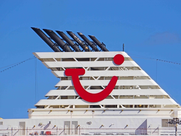 TUI Cruises Mein Schiff Herz Schornstein