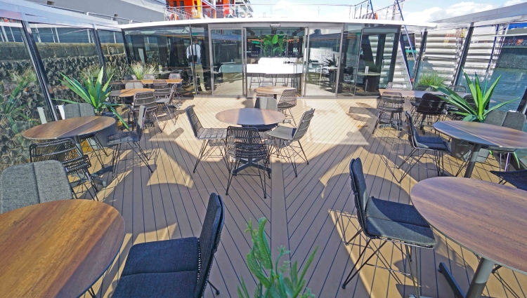 MS nickoSPIRIT von nicko cruises The Garden