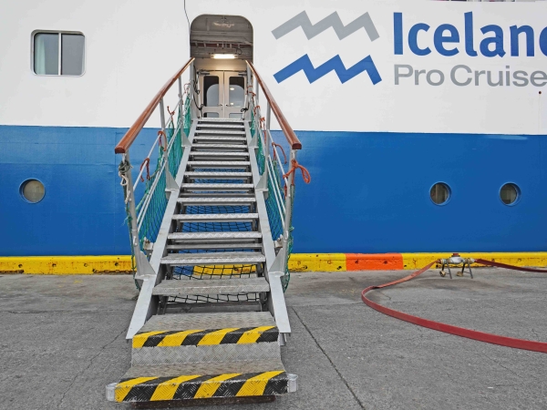 MS Seaventure Gangway of Iceland Pro Cruises 